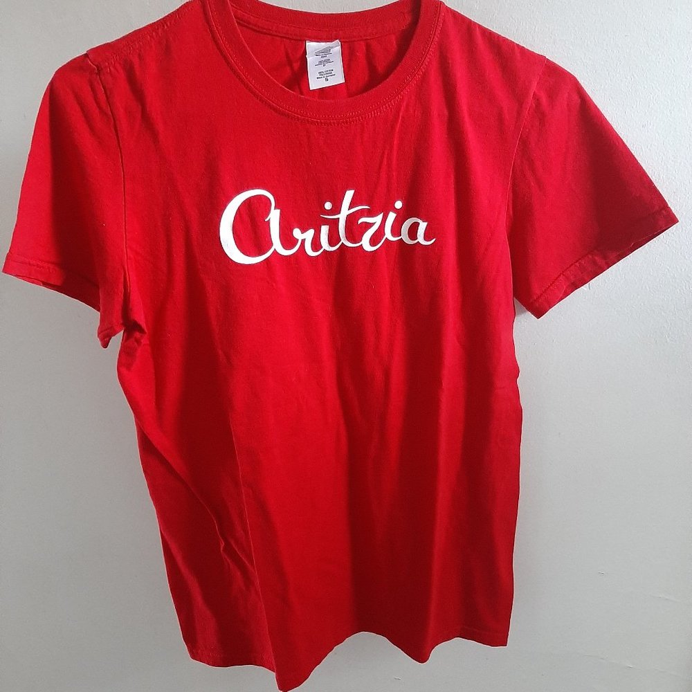 Aritzia Small Red T-Shirt 100% preshrunk Cotton